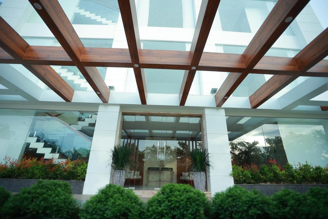 The Gold Hotel Palakkad Exterior photo