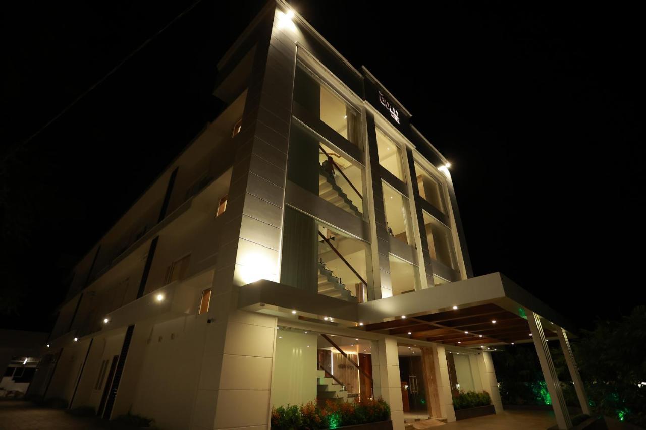 The Gold Hotel Palakkad Exterior photo